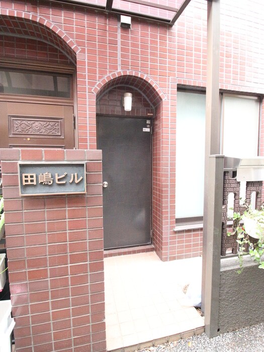 物件外観写真5　(エントランス部分)