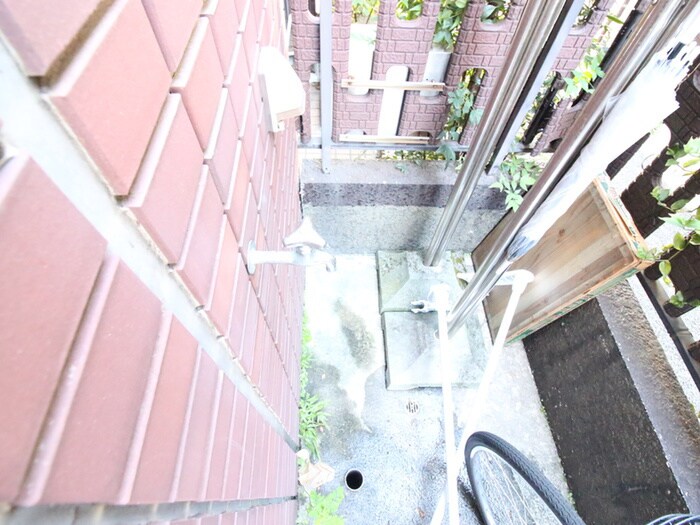 物件内観写真11　(洗濯機置場)