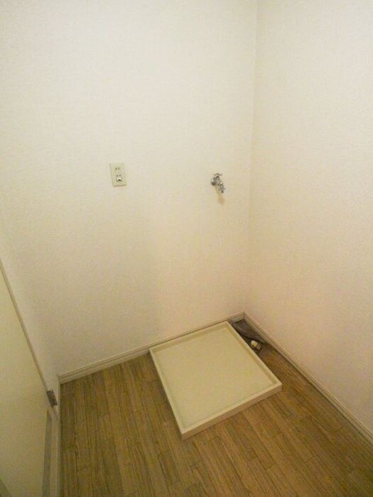 物件内観写真21　(洗濯機置場)