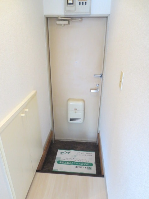 物件内観写真12　(玄関)