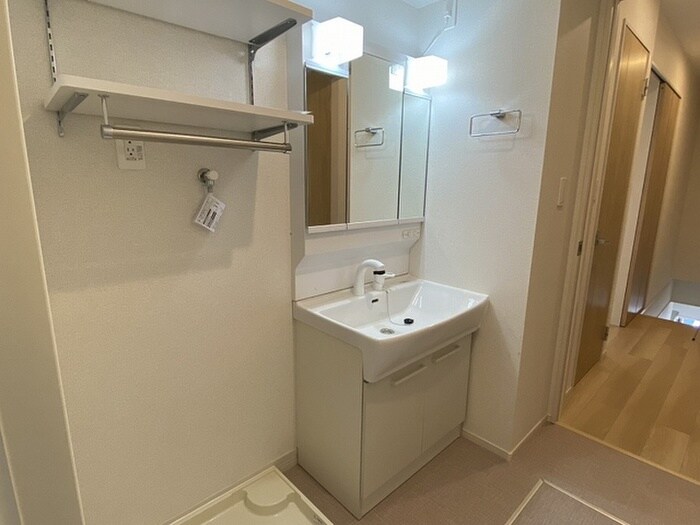 物件内観写真8　(洗面)