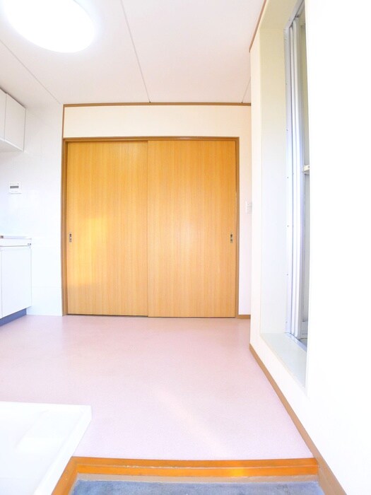 物件内観写真16　(玄関)