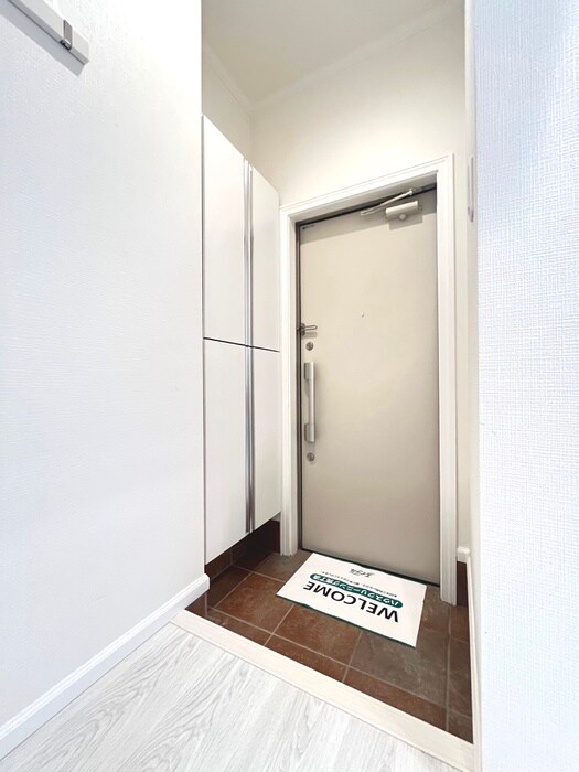 物件内観写真16　(玄関)