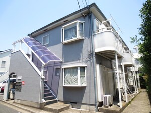 メゾンクロ－バ－ハイツ外観写真