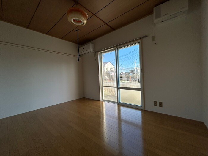 物件内観写真10　(居室)