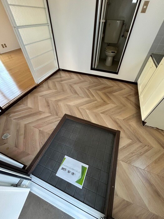 物件内観写真15　(玄関)