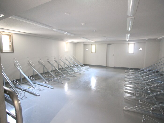 物件外観写真3　(駐輪場)