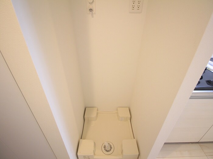 物件内観写真17　(洗濯機置場)