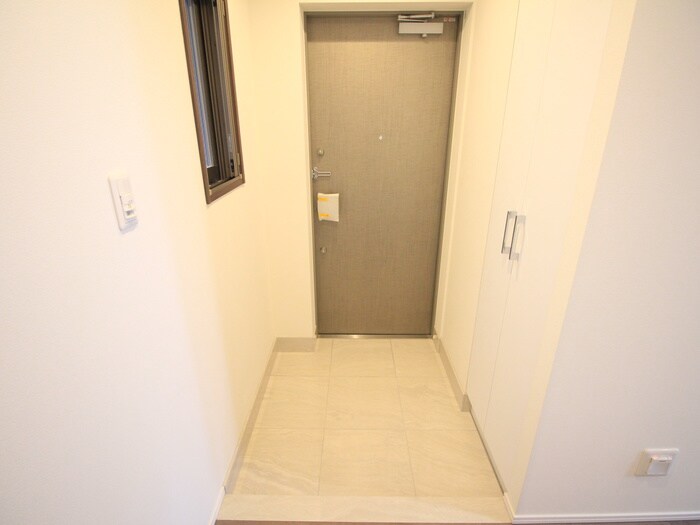物件内観写真19　(玄関)