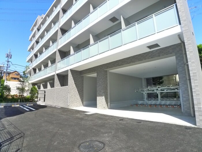 物件外観写真5　(駐車場)