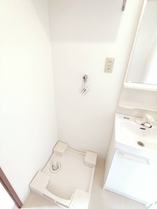 物件内観写真13　(洗濯機置場)