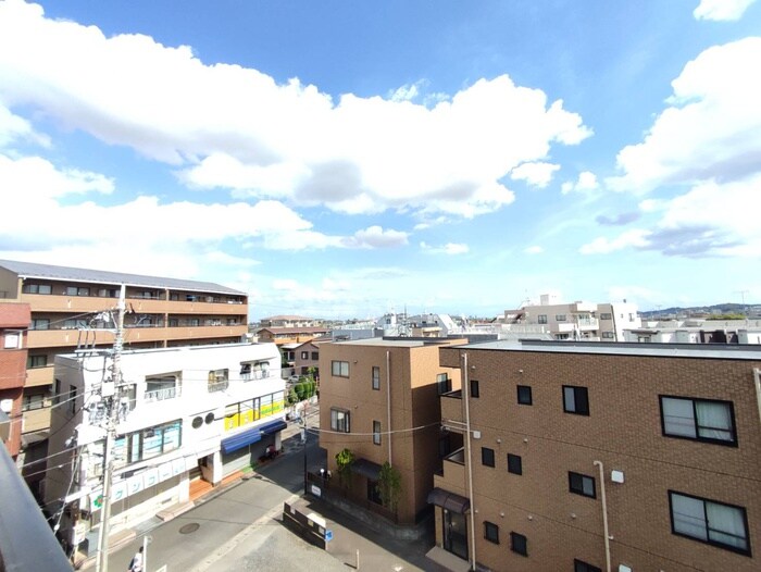 物件内観写真22　(室内からの展望)