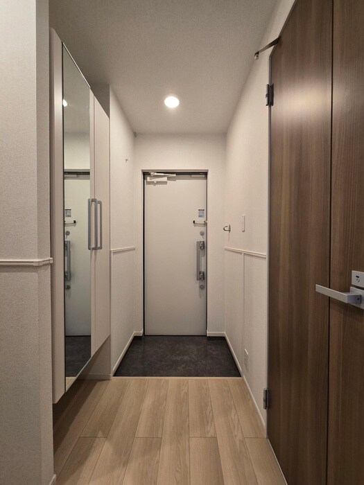 物件内観写真15　(玄関)