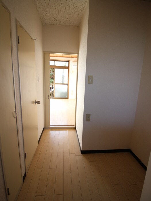 物件内観写真22　(廊下)