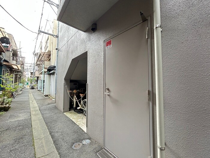 物件外観写真3　(駐輪場)