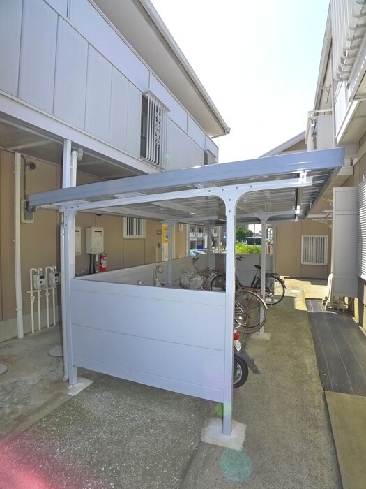 物件外観写真5　(駐輪場)