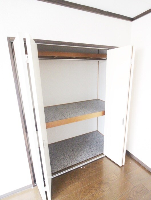 物件内観写真12　(収納)