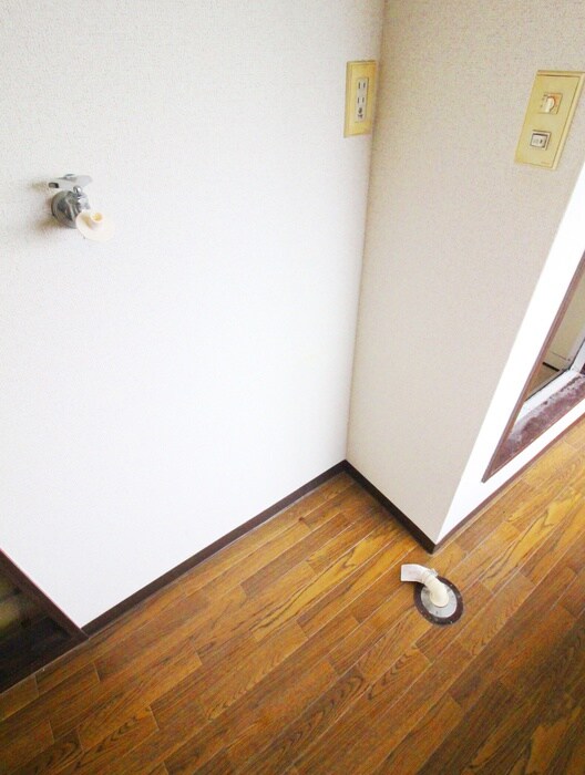 物件内観写真14　(洗濯機置場)