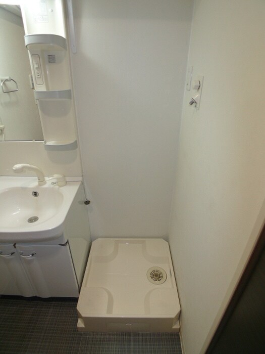 物件内観写真17　(洗濯機置場)