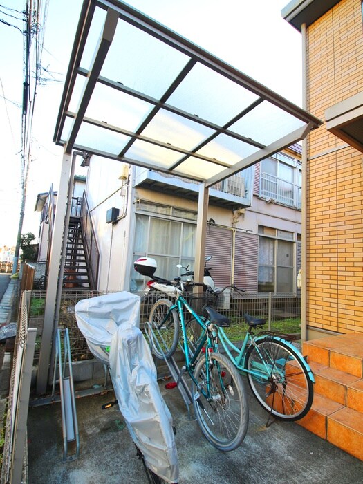 物件外観写真3　(駐輪場)