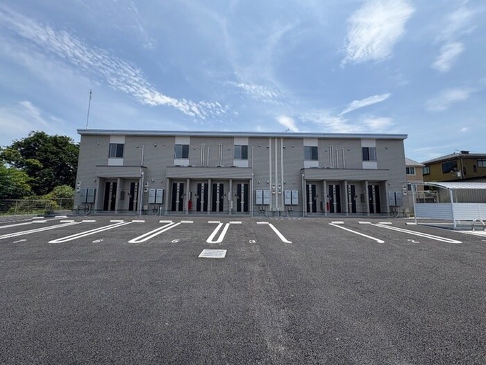 物件外観写真4　(駐車場)