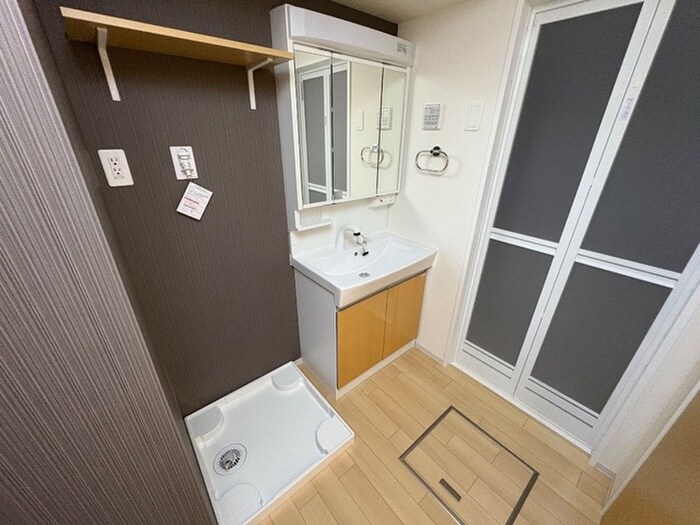 物件内観写真9　(洗濯機置場)