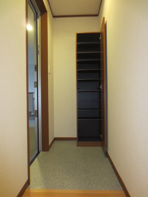 物件内観写真15　(玄関)