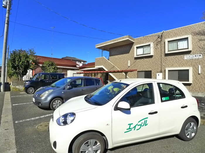 物件外観写真3　(駐車場)