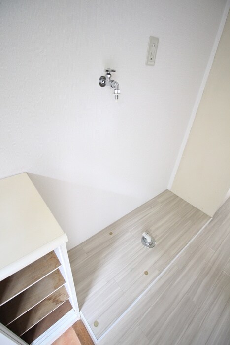 物件内観写真14　(洗濯機置場)