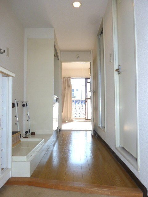 物件内観写真16　(廊下)