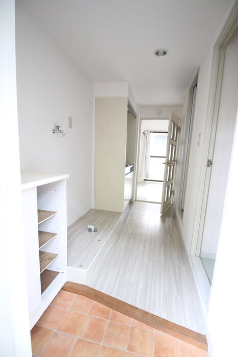 物件内観写真18　(玄関)