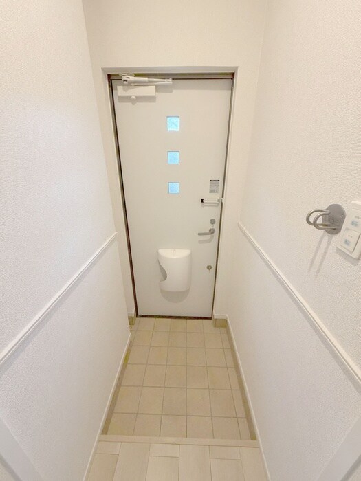 物件内観写真17　(玄関)