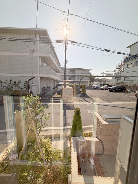 物件内観写真20　(室内からの展望)