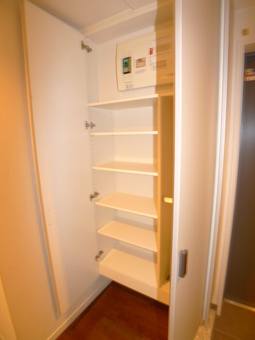 物件内観写真7　(靴箱)