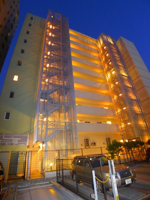 物件外観写真3　(駐車場)