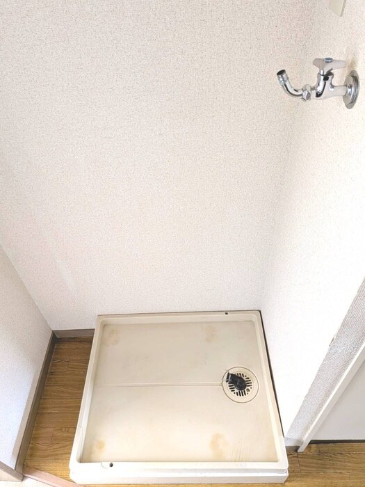 物件内観写真15　(洗濯機置場)