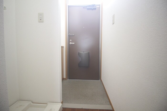 物件内観写真16　(玄関)