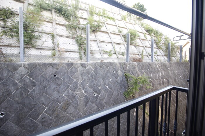 物件内観写真22　(室内からの展望)