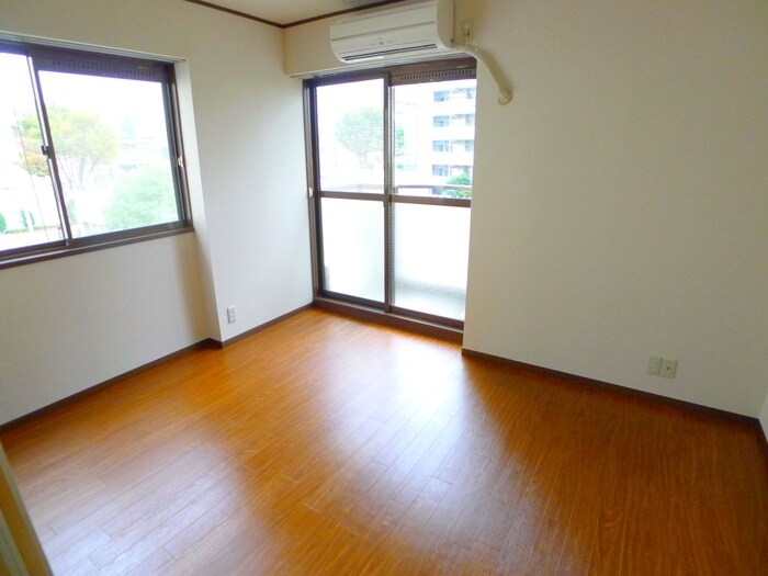 物件内観写真5　(居室)