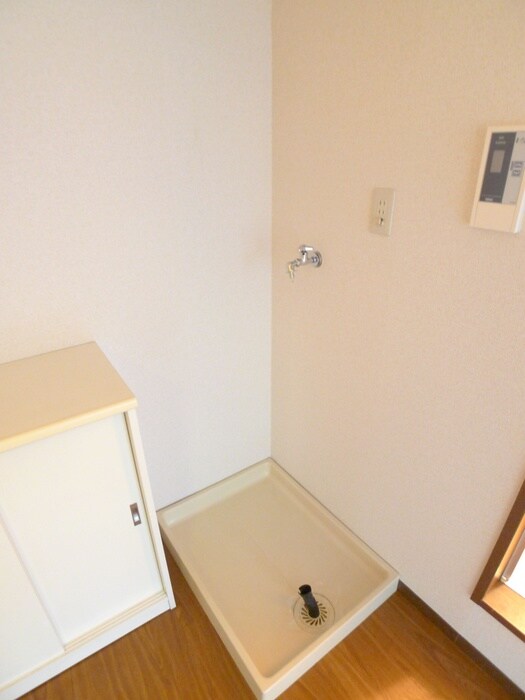 物件内観写真11　(洗濯機置場)