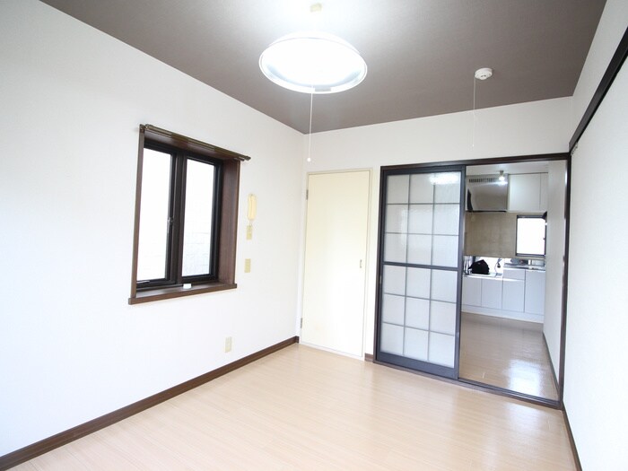 物件内観写真10　(居室)