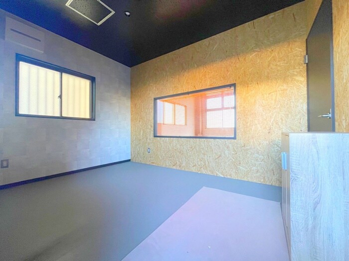 物件内観写真10　(玄関)