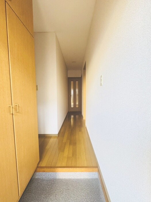 物件内観写真16　(廊下)