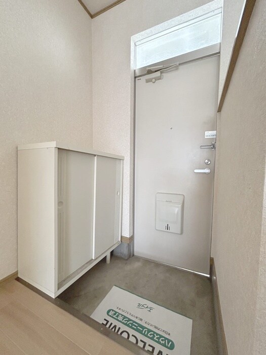 物件内観写真16　(玄関)