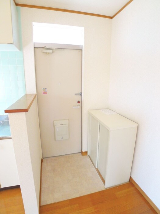 物件内観写真16　(玄関)