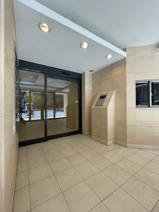 物件外観写真4　(エントランス部分)