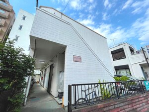 アビタシオン  １９５外観写真