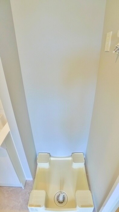 物件内観写真16　(洗濯機置場)