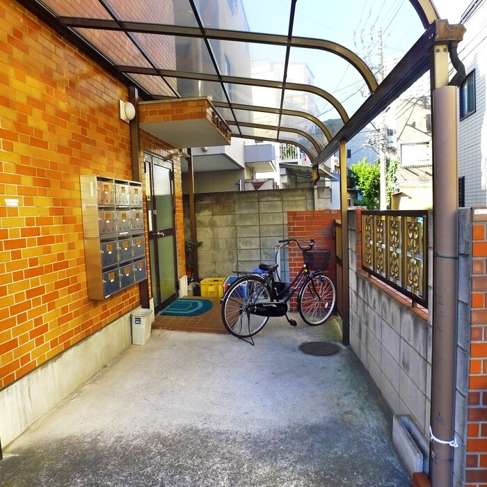 物件外観写真2　(駐輪場)