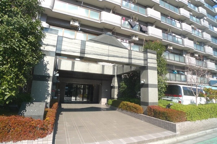 物件外観写真2　(エントランス部分)